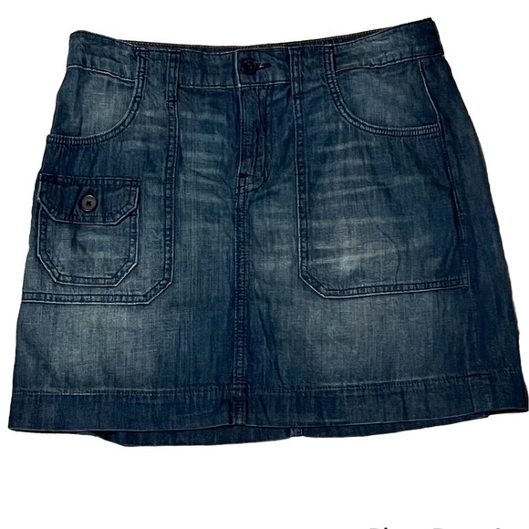 tommy Hilfiger 2-Pocket  Front Button Blue Denim Skirt size 6 - Picture 1 of 6